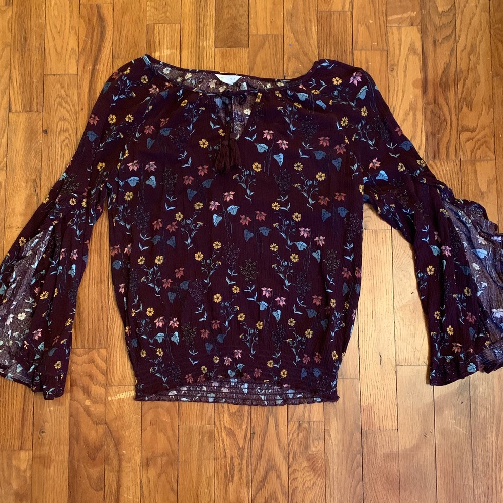 Aeropostale bell-bottom sleeve, tie-front top